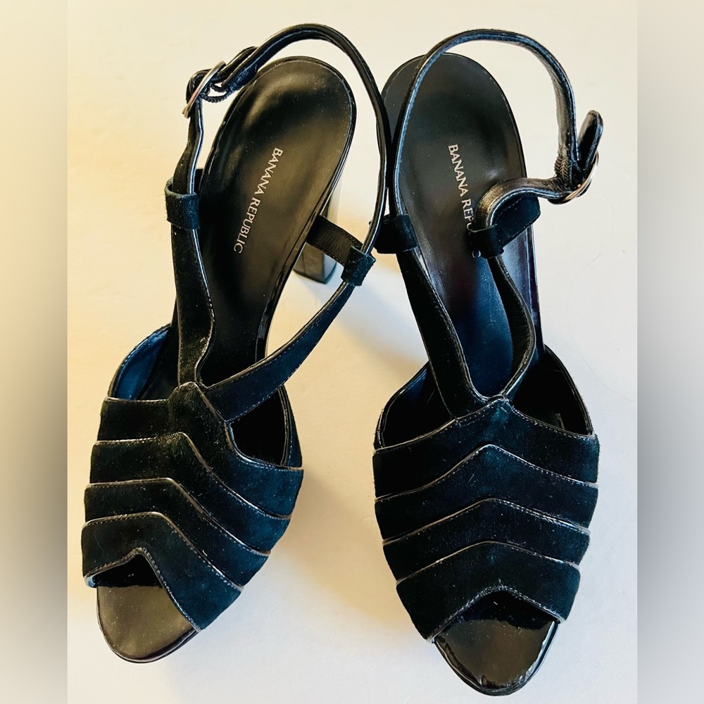 Banana Republic Suede Strappy Block Heel Sandals in Black